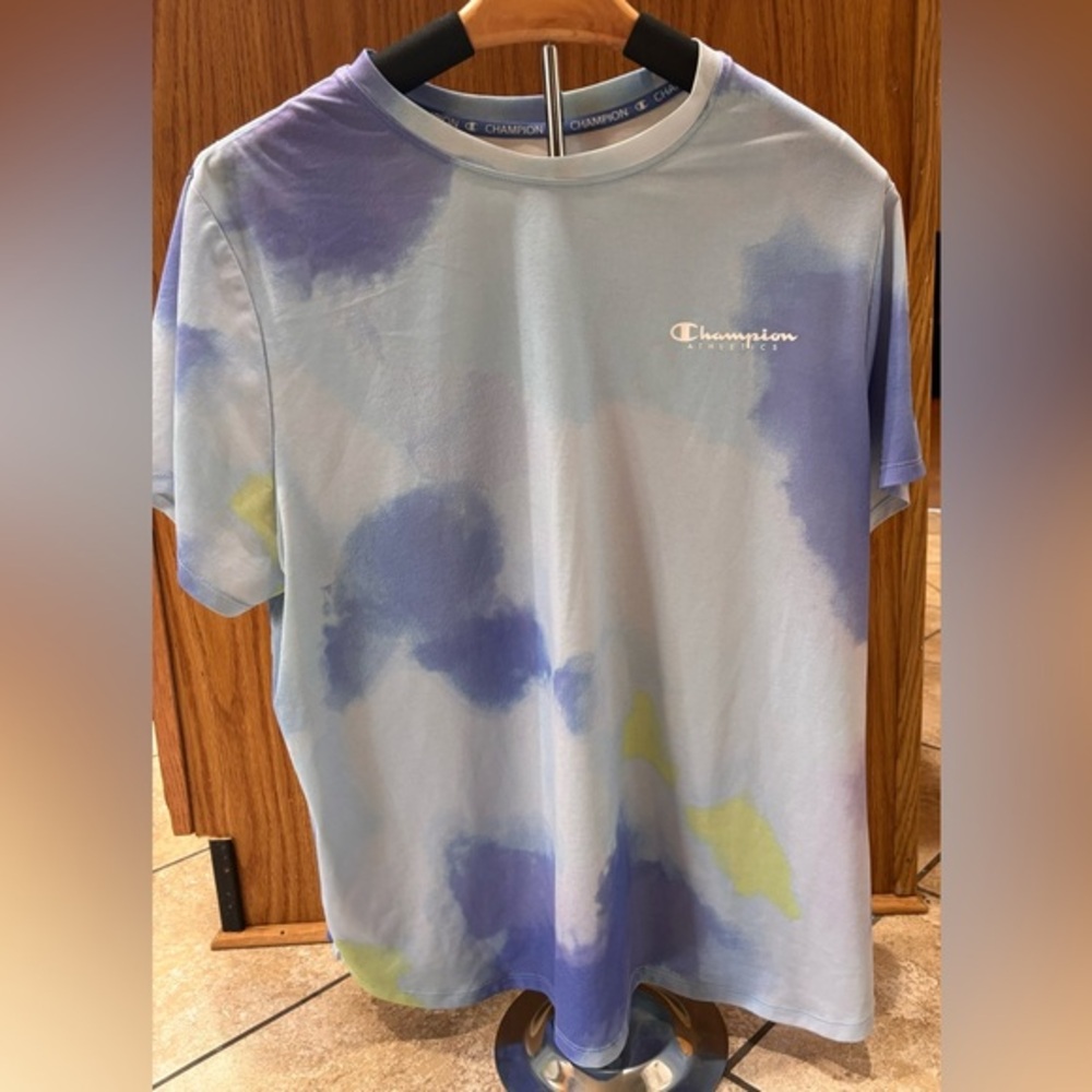 Champion Men’s Sz. X-large T-shirt. Tye-dye & in Great condition.